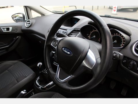 Ford Fiesta ZETEC 12
