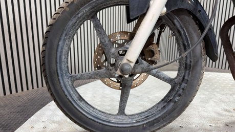 Yamaha YBR 125 2012 PROJECT LEARNER BIKE SPARES OR REPAIR 125CC 25