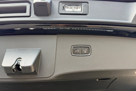 Porsche Cayenne V6 E-HYBRID BLACK EDITION -MATRIX LEDS -360 CAMS -WHITE LEATHER INTERIOR 76