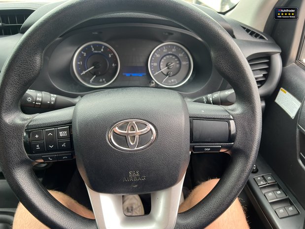 Toyota Hilux Crew Cab 4X4 Active 4WD Air Con Rear Camera EURO 6 NO VAT 26