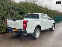 Isuzu D-Max Utility | 1.9 LT | AC | Camera | Double Cab 3