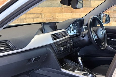 BMW 3 Series 2.0 320d ED BluePerformance EfficientDynamics Business Touring 5dr Diesel A 9