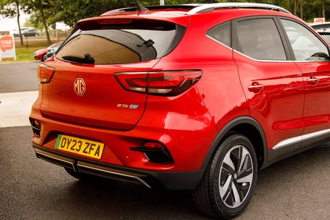 MG ZS TROPHY 9