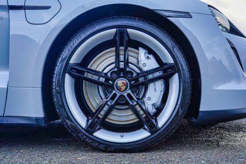 Porsche Taycan Performance Plus 93.4kWh 5