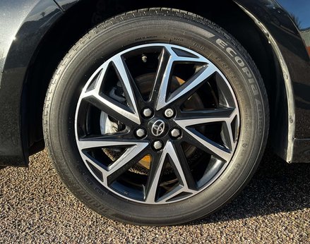 Toyota Yaris 1.5 Yaris Design HEV CVT 5dr 12