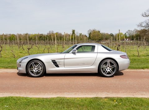 Mercedes-Benz SLS AMG 6