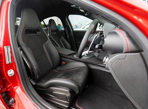 Alfa Romeo Giulia Quadrifoglio 12