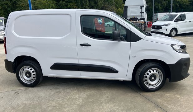 Vauxhall Combo Combo Cargo Diesel 1.5 Turbo D 100ps Prime H1 Van 