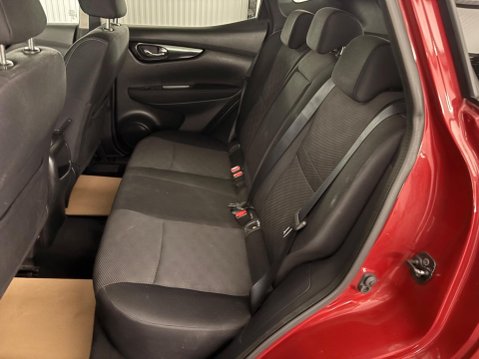 Nissan Qashqai 1.2 DIG-T N-Connecta XTRON 2WD Euro 6 (s/s) 5dr 8