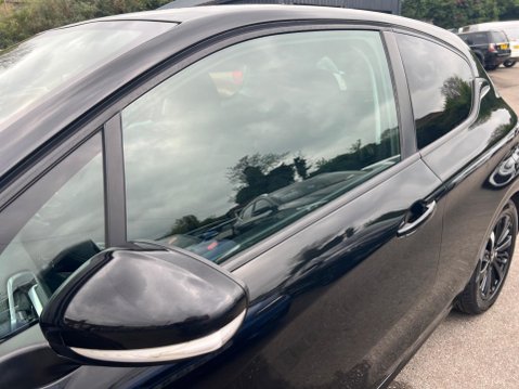 Peugeot 208 1.2 PureTech Black Edition Euro 6 3dr 15