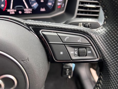 Audi A1 1.0 TFSI 30 S line Sportback S Tronic Euro 6 (s/s) 5dr 33