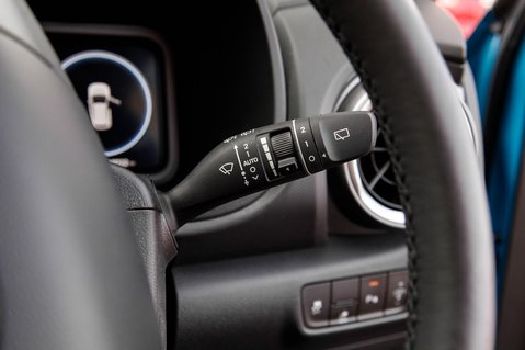 Hyundai KONA PREMIUM 19