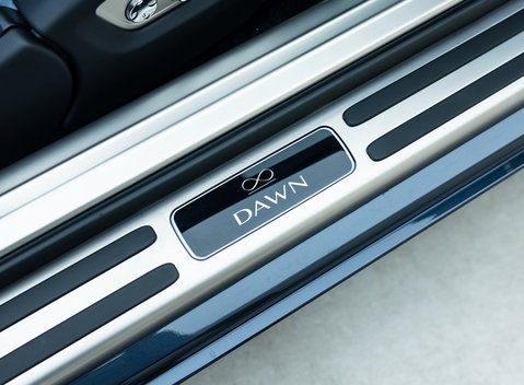 Rolls-Royce Dawn Black Badge 24