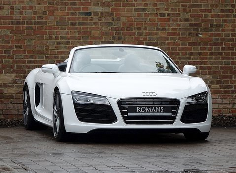 Audi R8 V10 Spyder 1