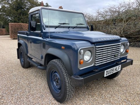 Land Rover Defender 2.4 TDCi Pickup 2dr Diesel Manual 4WD SWB Euro 4 (122 bhp) 1