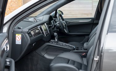 Porsche Macan Turbo 17