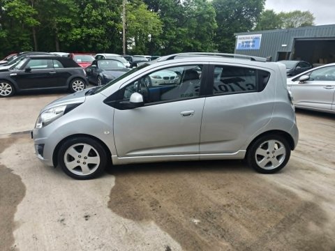 Chevrolet Spark LT 5