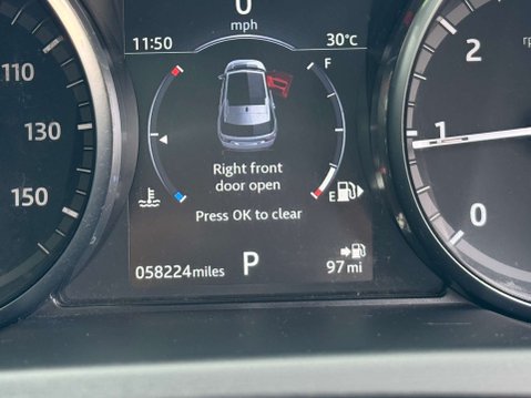 Land Rover Discovery Sport 2.0 Discovery Sport Black HSE TD4 Auto 4WD 5dr 39