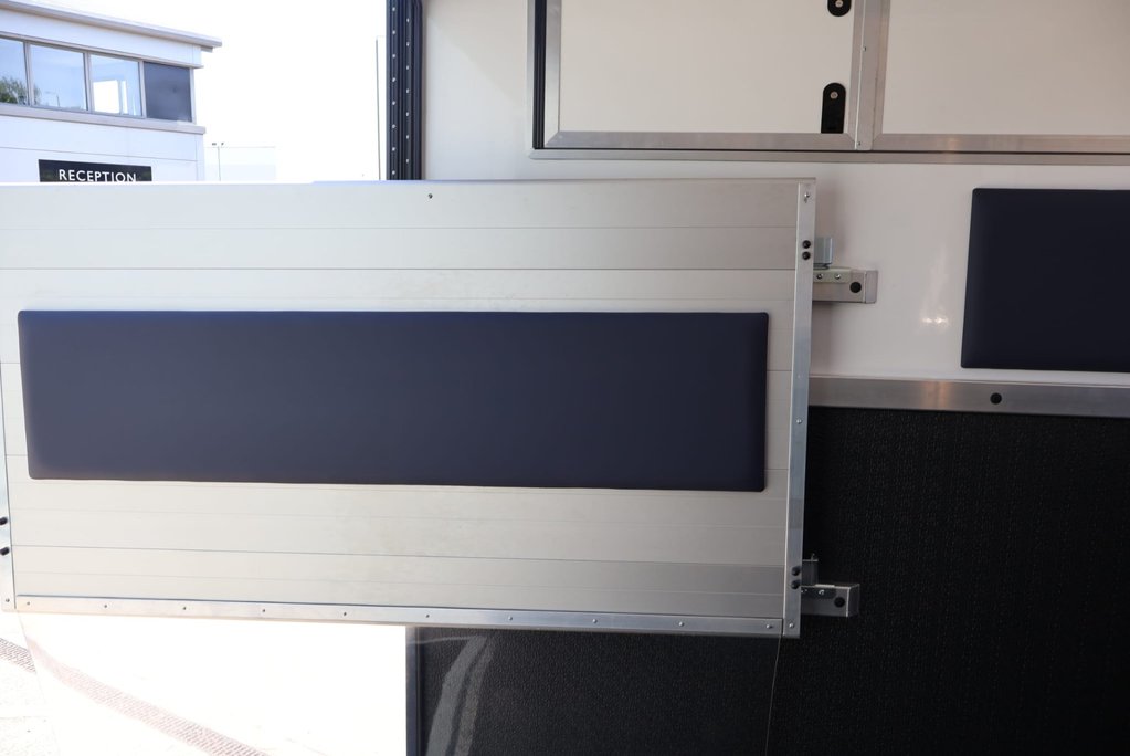 Renault Master 2026 BRAND NEW 3.5 TON STALLION SKR PRO BUILT BY SEEKER DELIVERY MILES  19