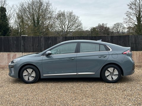 Hyundai IONIQ PREMIUM MHEV 6