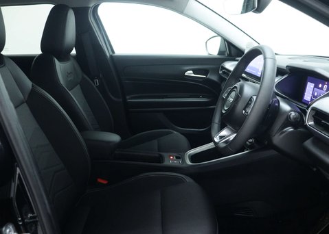Jeep Avenger 1.2 e-Hybrid Summit SUV 5dr Petrol Hybrid e-DCT Euro 6 (s/s) (100 ps) 40