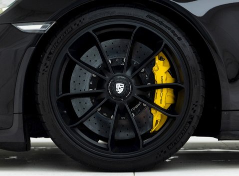Porsche 911 (991.2) GT3 Touring 8