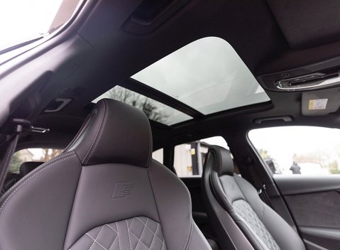 Audi S4 Avant Black Edition 14