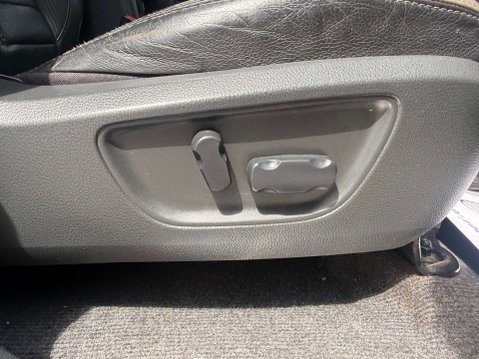 Mitsubishi L200 2.4 L200 Barbarian DI-D Auto 4WD 25