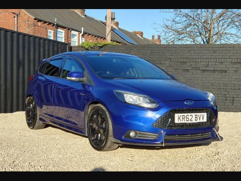 Ford Focus 2.0T EcoBoost ST-2 Euro 5 (s/s) 5dr 7