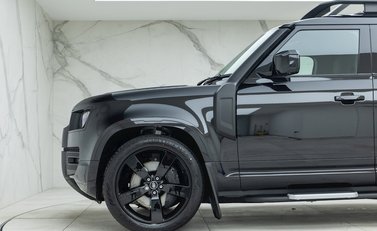 Land Rover Defender 110 D300 Hard Top X-Dynamic HSE 26