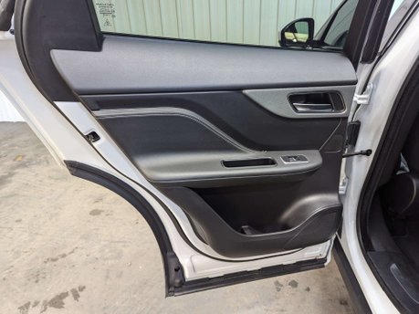 Jaguar F-Pace 2.0 F-Pace Chequered Flag AWD D Auto 4WD 5dr 66