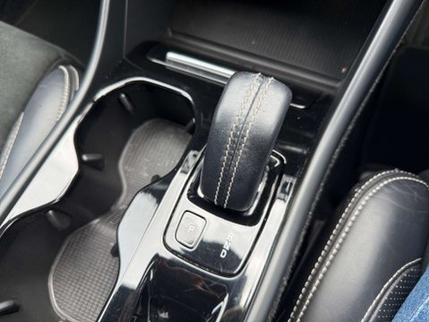 Volvo XC40 2.0 XC40 R-Design D3 Auto 5dr 19