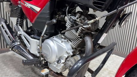Yamaha YBR 125 2009 ONLY 5K NON RUNNING PROJECT BIKE SPARES OR REPAIR 125CC 21