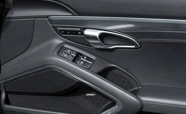 Porsche 911 (991) Targa 4S 22