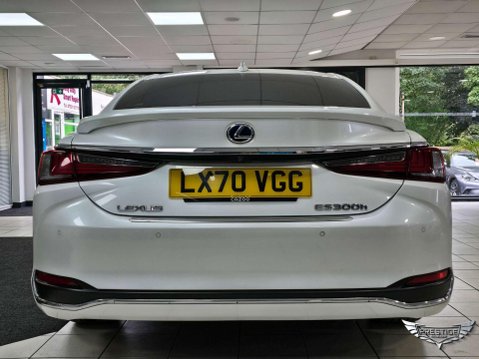 Lexus Es 2.5 300h Takumi E-CVT Euro 6 (s/s) 4dr 95