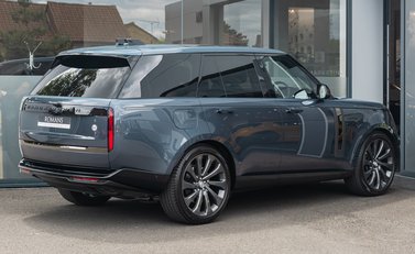 Land Rover Range Rover P530 SV 4