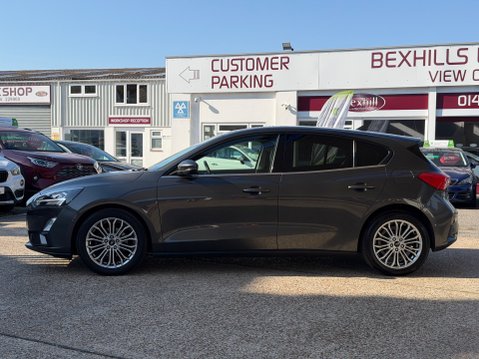 Ford Focus TITANIUM X EDITION MHEV 10