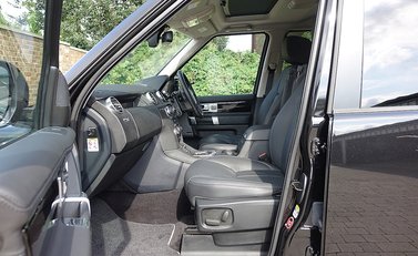 Land Rover Discovery 9