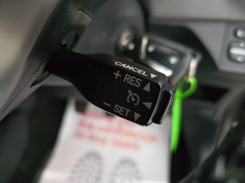 Toyota Yaris 1.33 Dual VVT-i Icon Euro 6 5dr 35