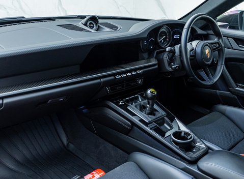 Porsche 911 GT3 TOURING (992) 23