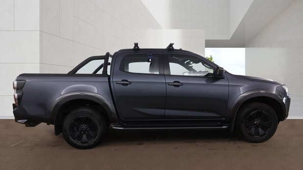 Isuzu D-Max V-Cross | Auto | 1.9 LT | Double Cab | Sensors | Camera | EURO 6 | NO VAT 3