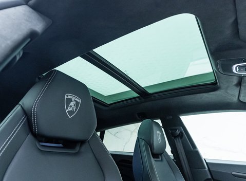 Lamborghini Urus SE 17
