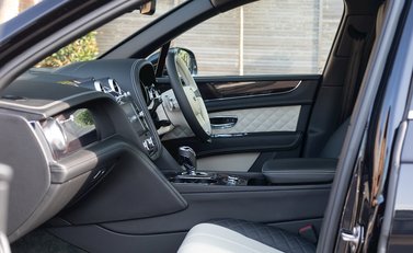 Bentley Bentayga V8 Diesel 16