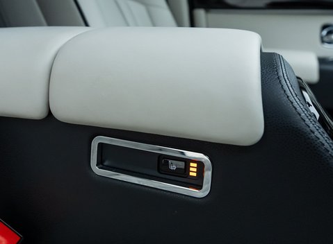 Rolls-Royce Phantom Series II 32