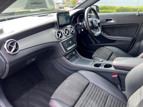 Mercedes-Benz GLA 2.1 GLA220d AMG Line 7G-DCT 4MATIC Euro 6 (s/s) 5dr 29