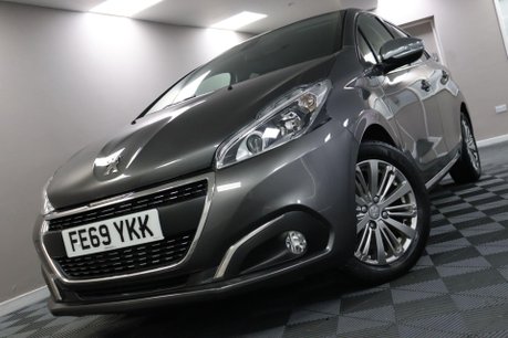 Peugeot 208 PURETECH S/S SIGNATURE 32