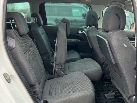 Peugeot 5008 1.6 5008 Allure Blue HDi S/S 5dr 21