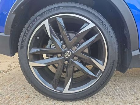 Toyota C-HR 2.0 VVT-h GR SPORT SUV 5dr Petrol Hybrid CVT Euro 6 (s/s) (184 ps) 27