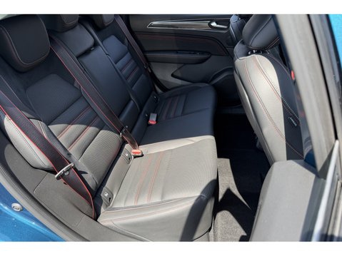 Renault Arkana 1.6 E-TECH Hybrid 145 R.S. Line 5dr Auto 36