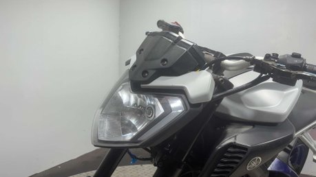 Yamaha MT-125 MT 125 2014 RUNNING PROJECT BIKE SPARES OR REPAIR 125CC 21